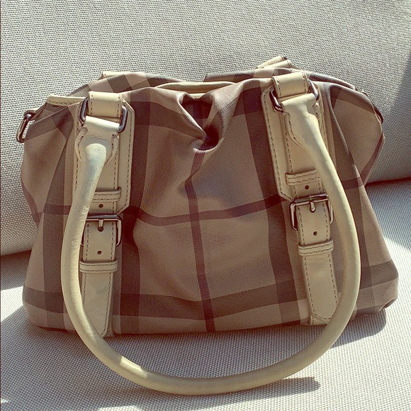 Burberry purse - Picture 1 of 12